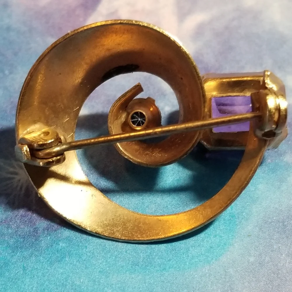 Vintage brooch Spiral broach purple gem rose gold pin